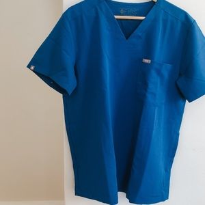 NWOT Figs Men’s Royal Blue Three-Pocket Scrub Top